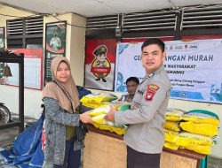 Polsek Nanga Mahap Salurkan 100 Karung Beras SPHP