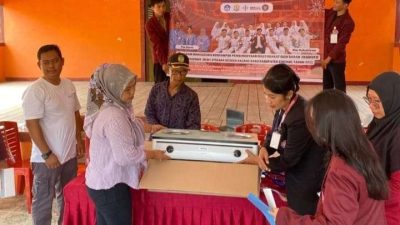 Desa Kajang Baru Sintang Dapat Bantuan Dari Kemendikti