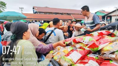 Jelang Nataru, Bulog Sintang Gelar Pasar Murah