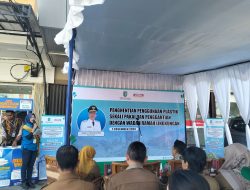 Sintang Launching Penggunaan Kantong Ramah Lingkungan