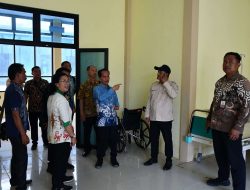 Bupati Sintang Tinjau Fasilitas Puskesmas di Perbatasan