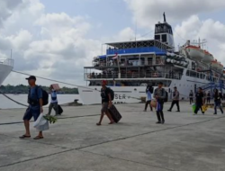 Kapal perdana arus balik Lebaran tiba di Pelabuhan Sampit